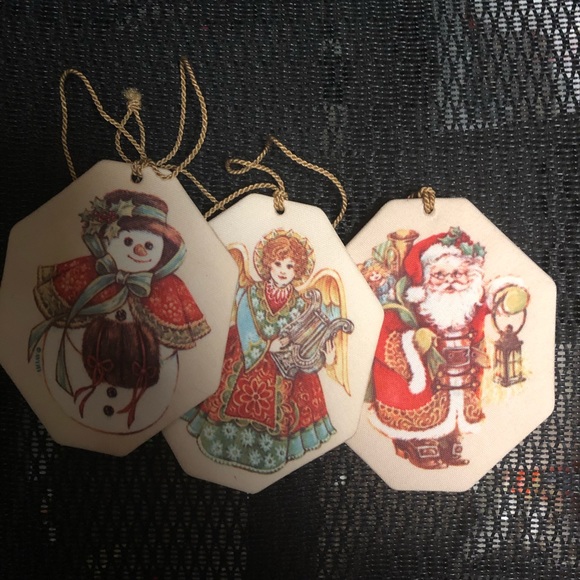🎄Vintage Avon Scented Christmas Ornaments (set of 3) - 508 $15 or $12 w/offer - Picture 3 of 3